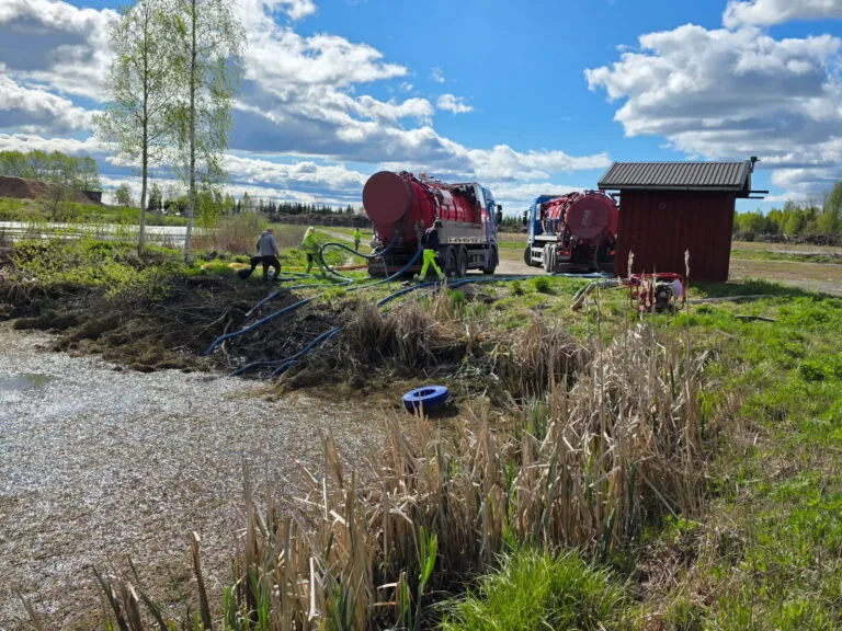 Tömning av lakdamm med förorenat bottensediment