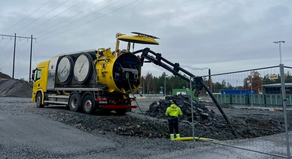 Spolning inför ledningsbesiktning i samarbete med Frentab
